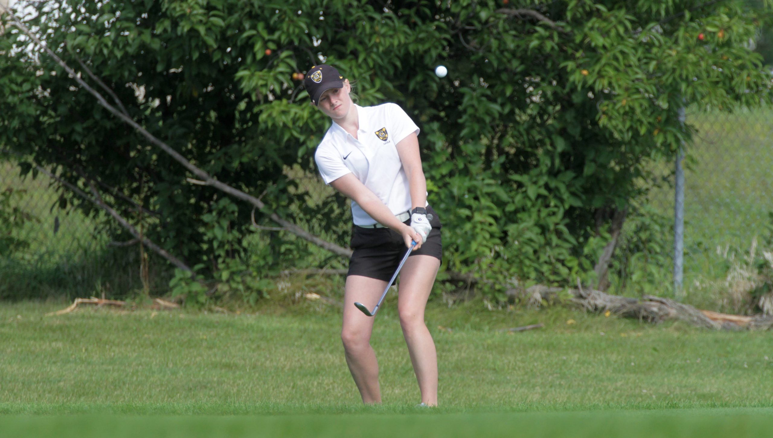 Women’s Golf in 10th After Round One at Wartburg Invite