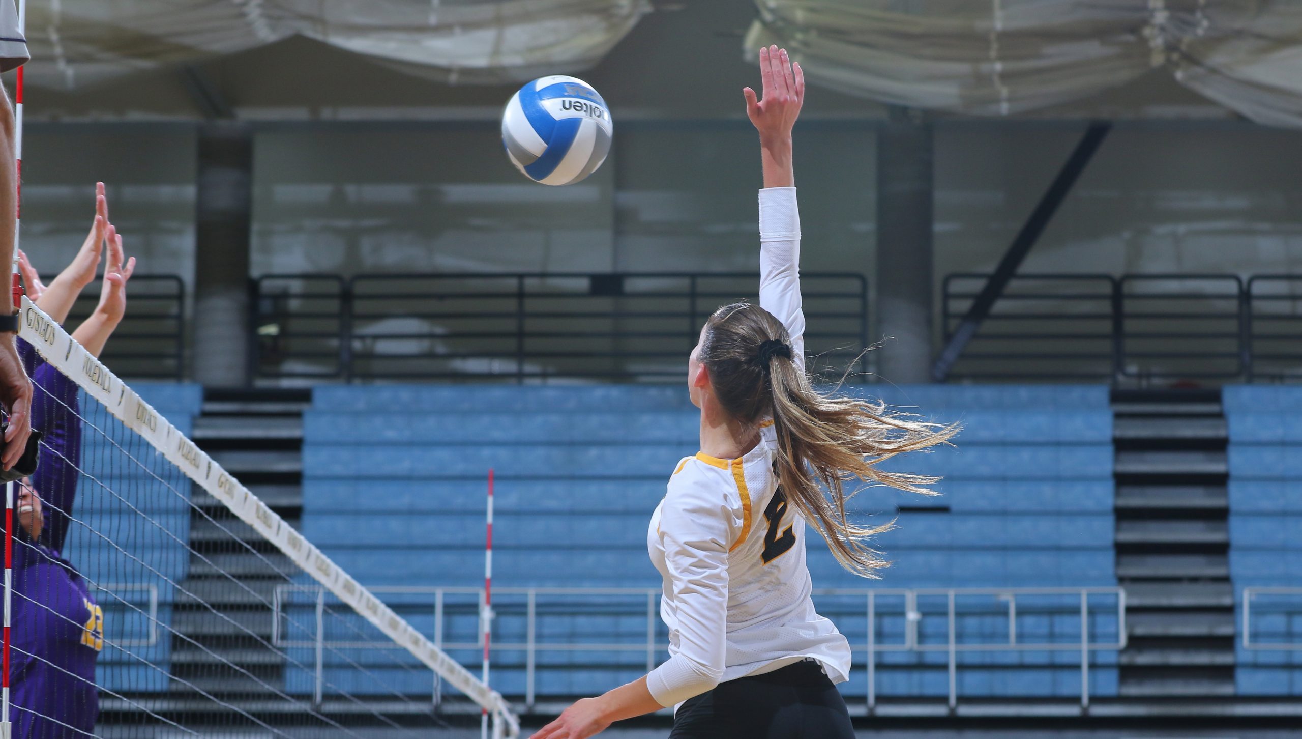 Kate Holtan Named MIAC Volleyball Hitter of the Week