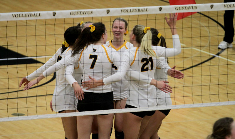 Volleyball Travels to Carleton Wednesday