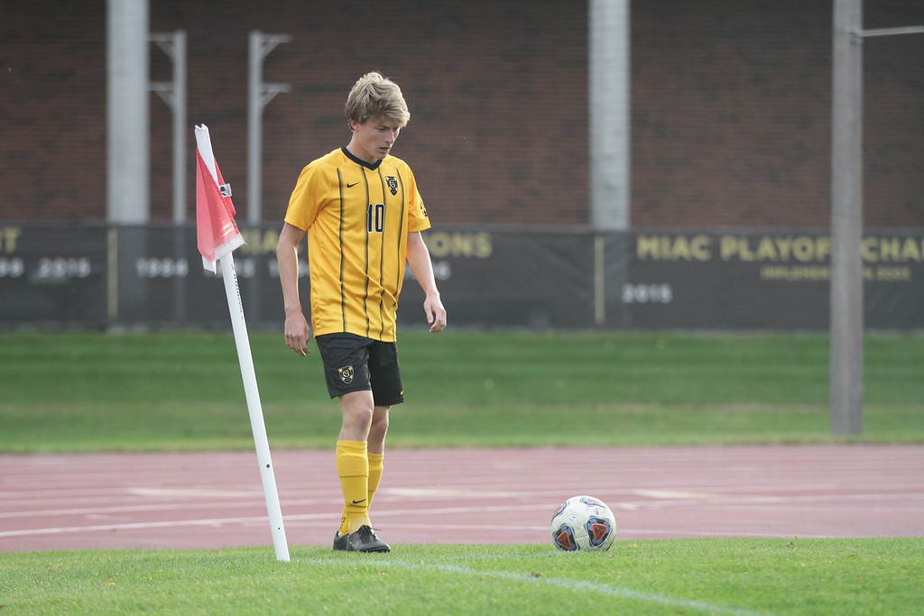 Double Overtime Goal Lifts Men’s Soccer Past Saint John’s