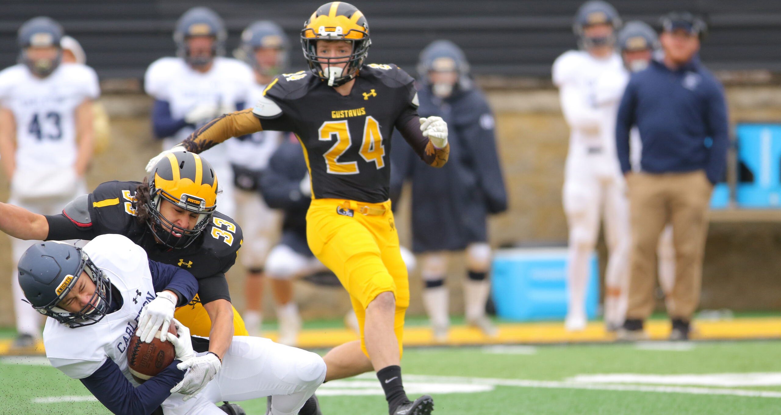 Football Finishes Season with Senior Day Against St. Olaf Saturday