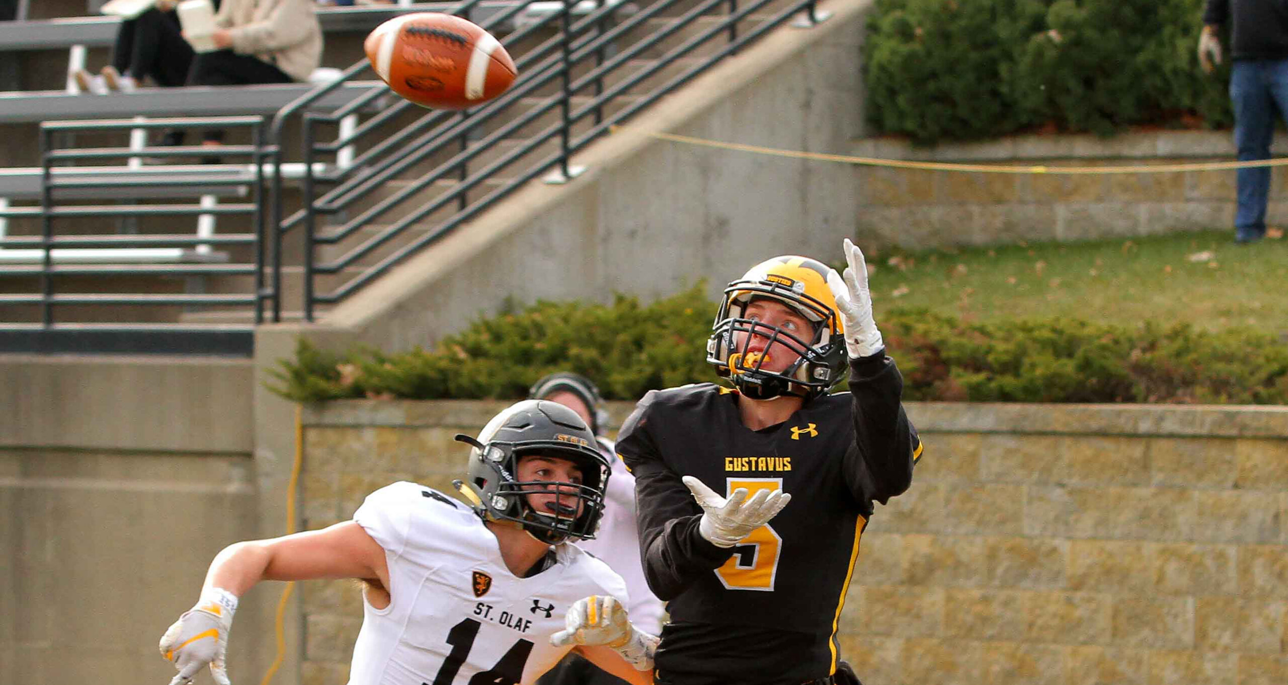 Football Closes Out Season with Decisive Win Over St. Olaf