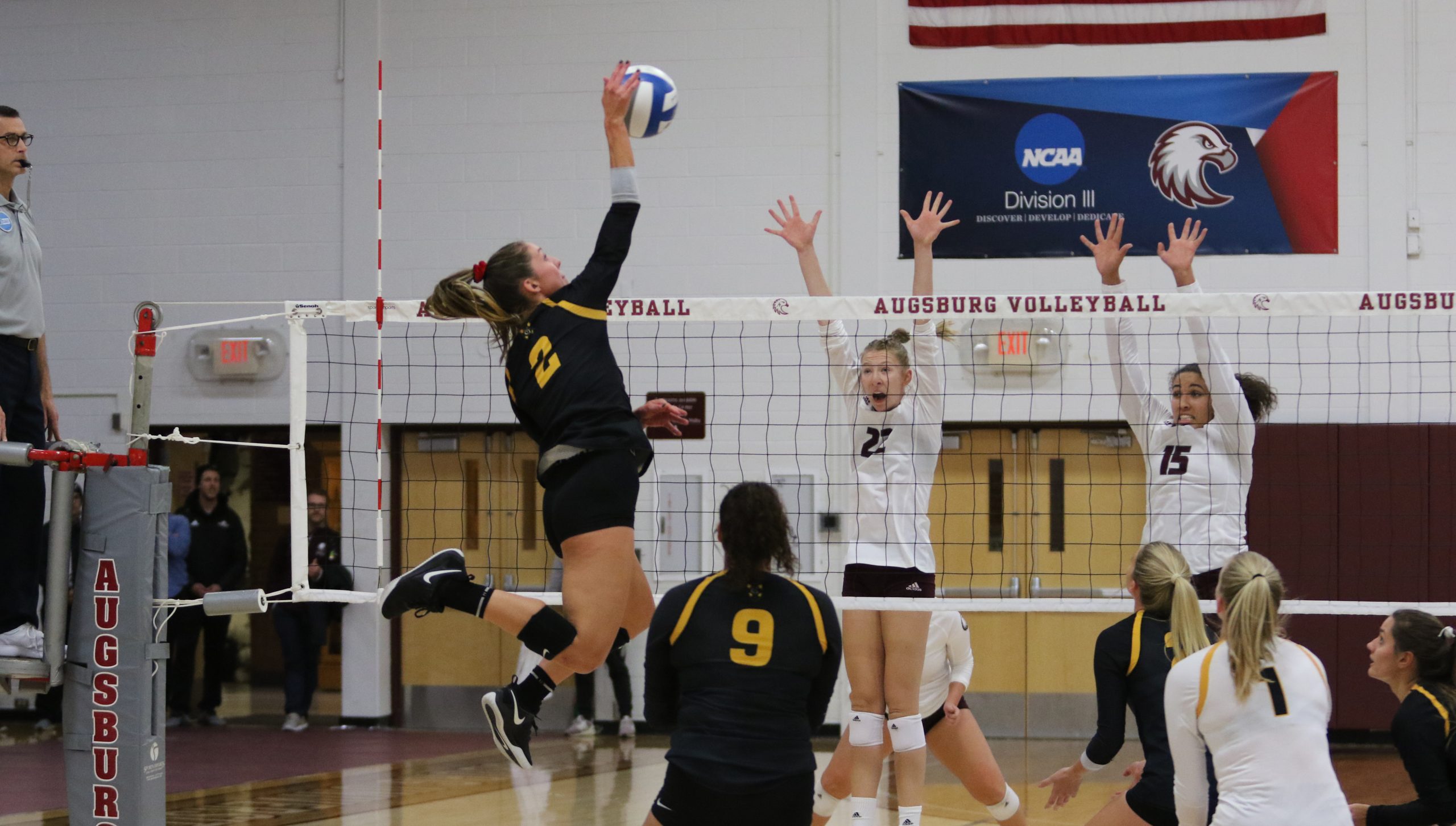 Volleyball Falls in MIAC Quarterfinals to Augsburg