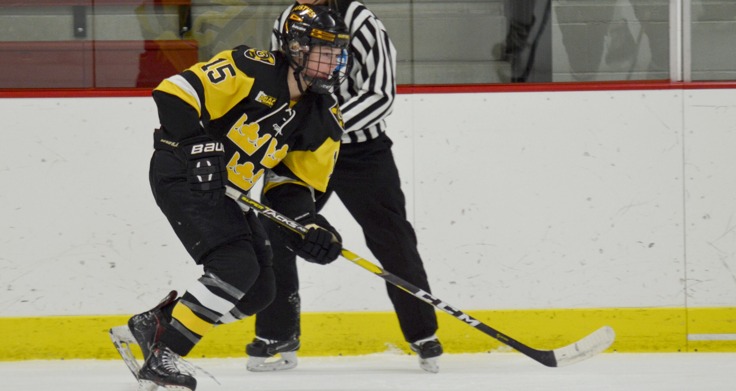 Women’s Hockey Drops First Game of Season 3-1 at UW-River Falls