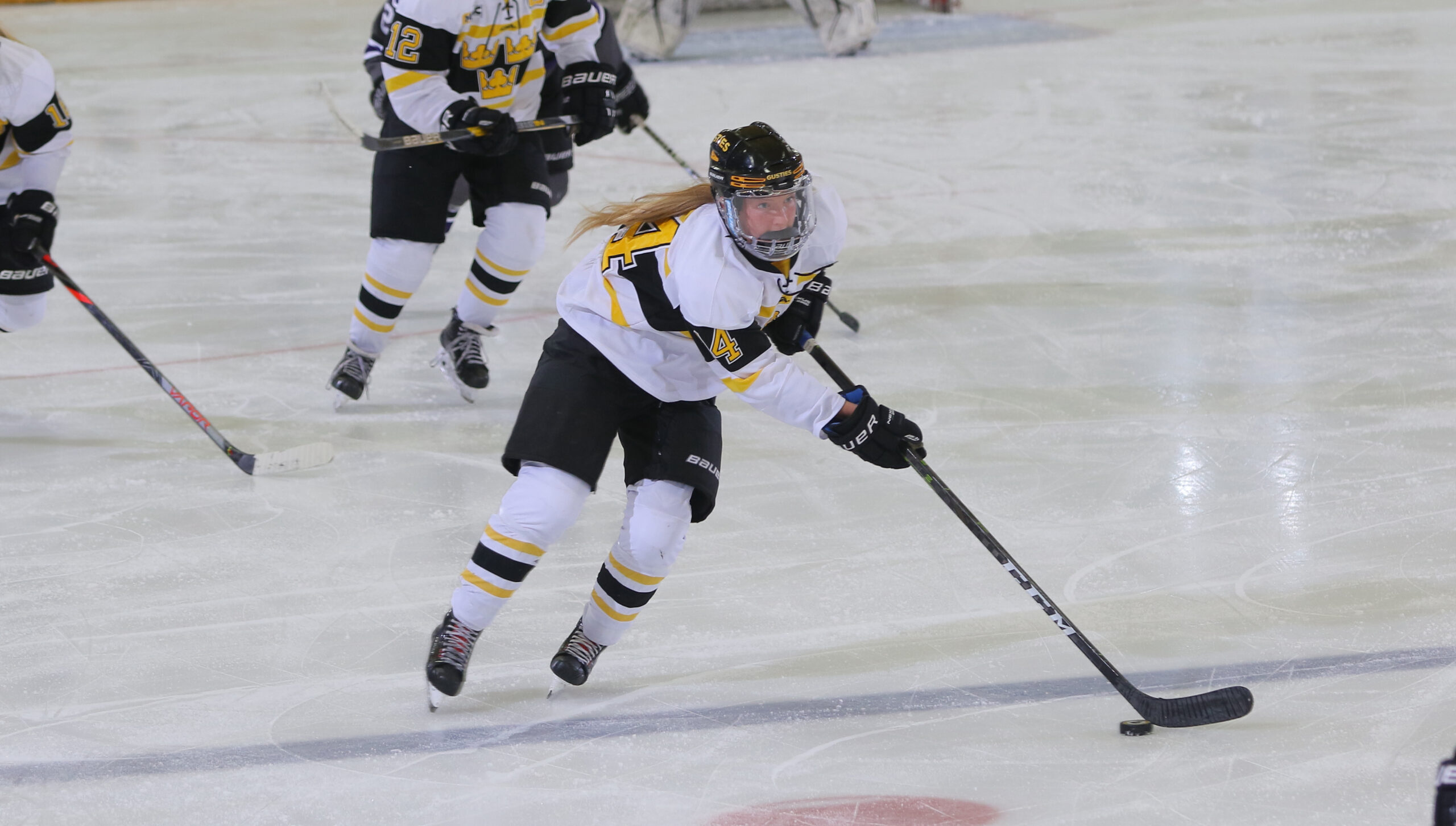 Women’s Hockey Dominant in Sweep of St. Thomas