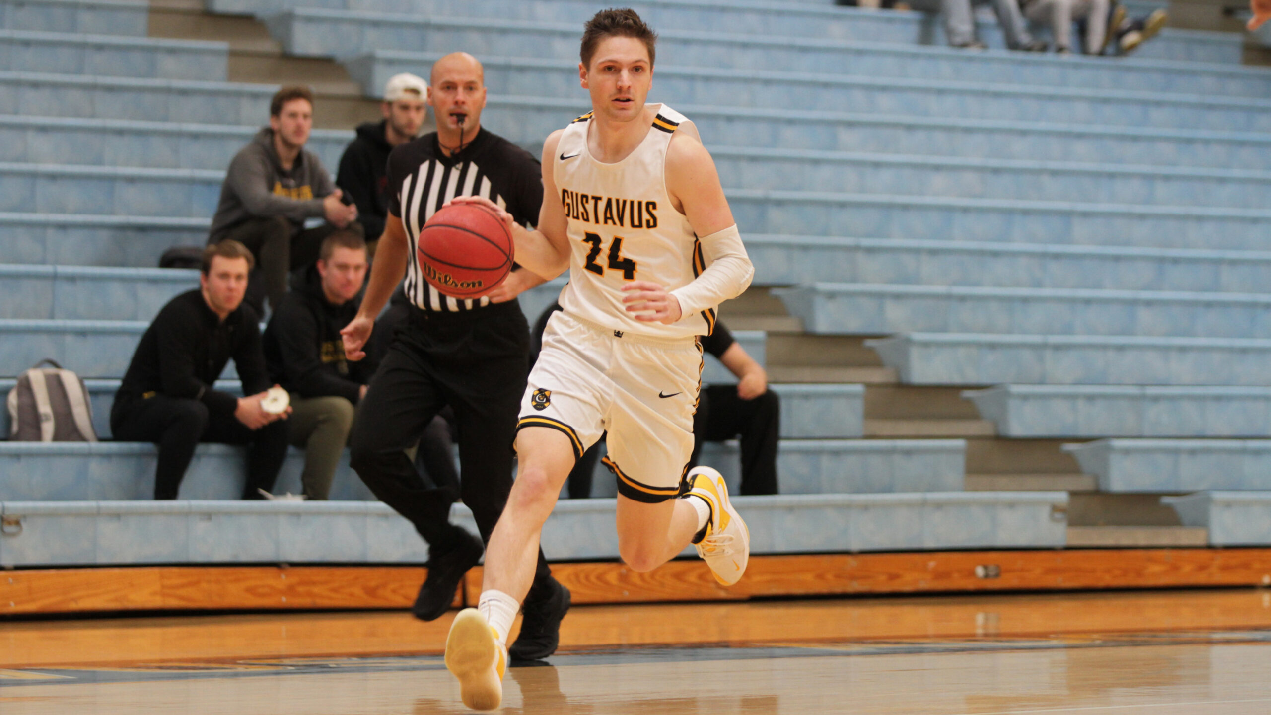 Men’s Basketball Travels to Concordia Wednesday Night