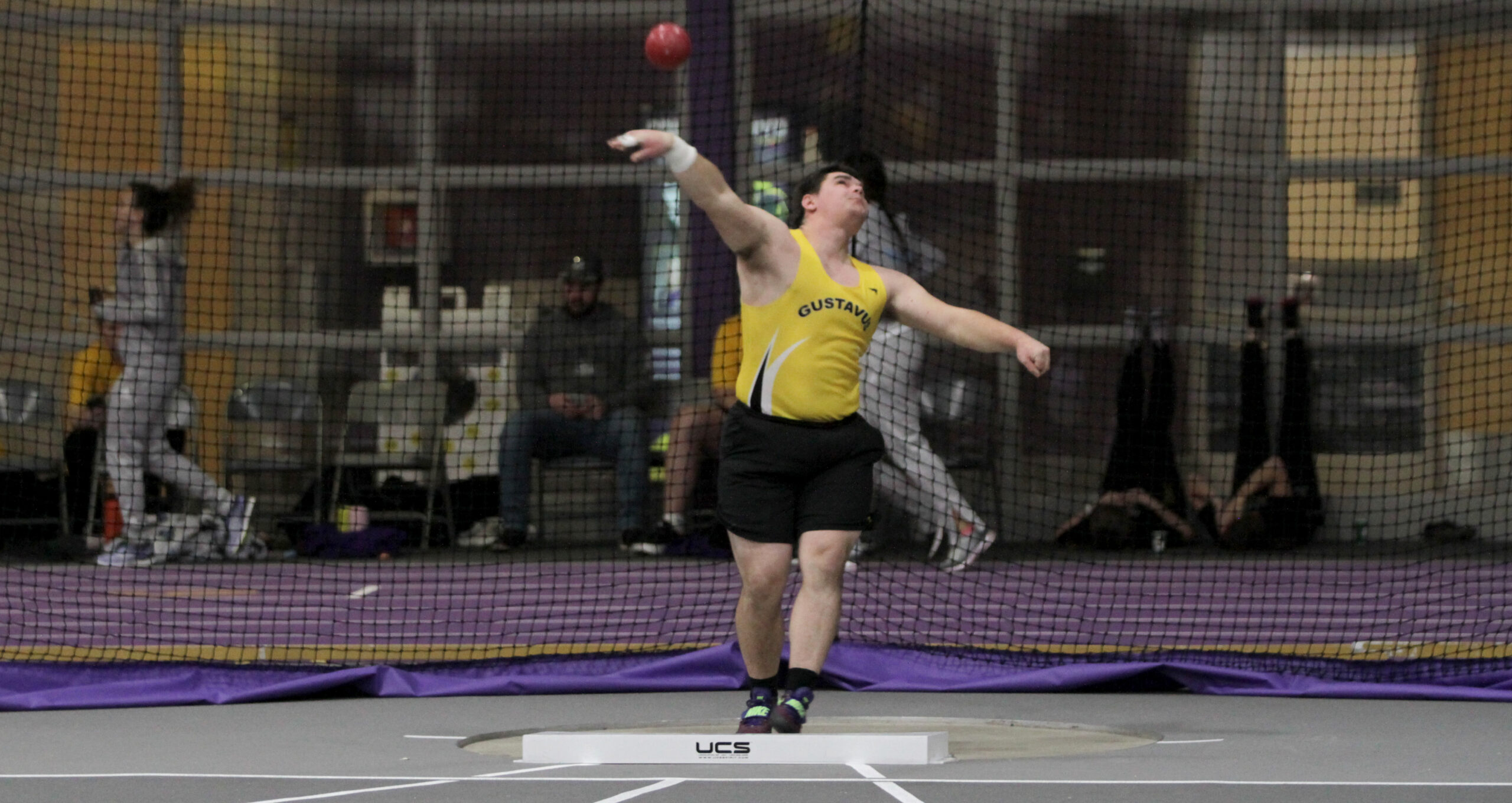 Men’s Track and Field Finishes Second at St. Olaf Quad