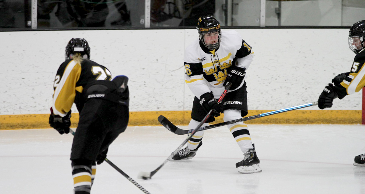 Women’s Hockey Completes Sweep of St. Olaf