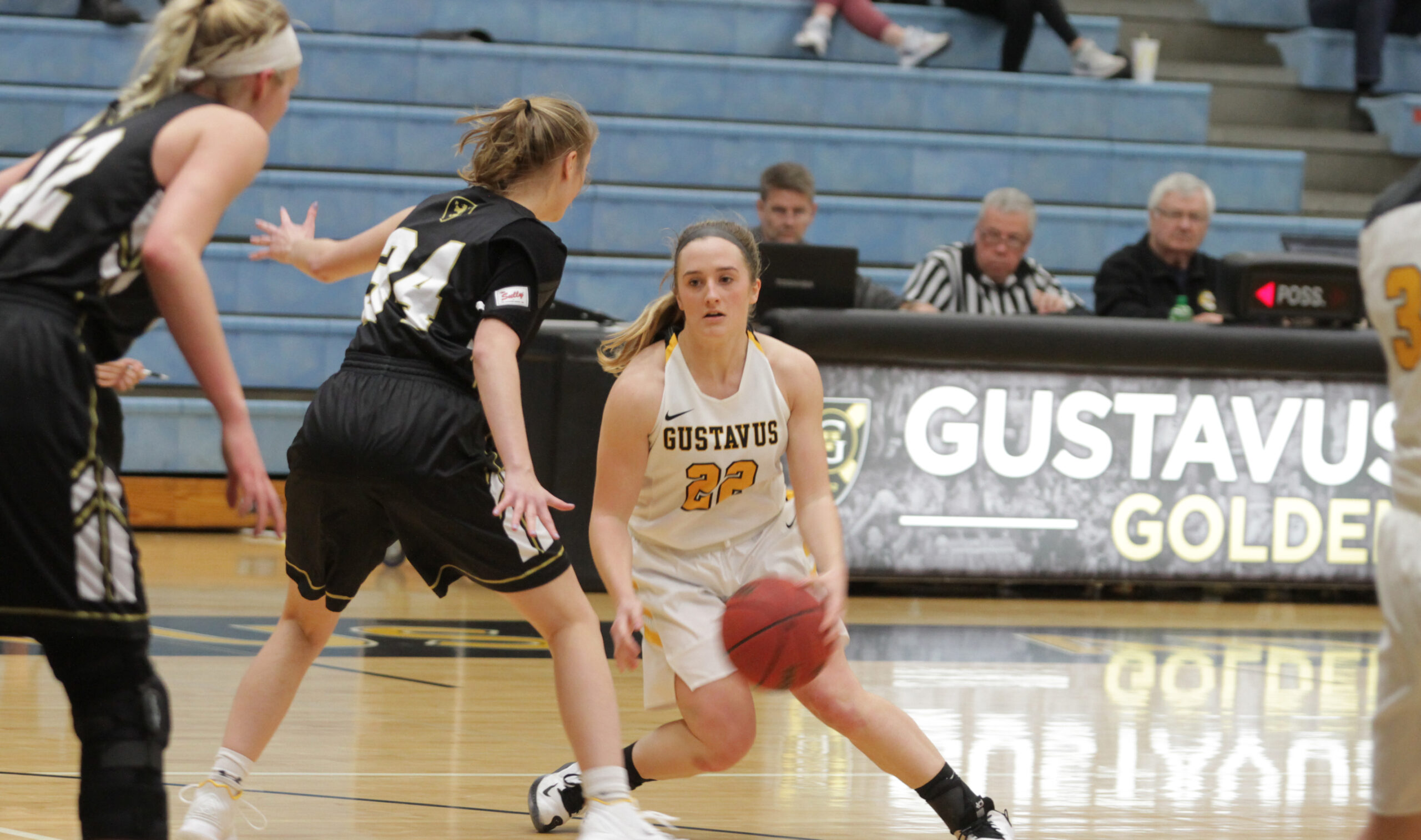 Women’s Basketball Runs Past St. Olaf