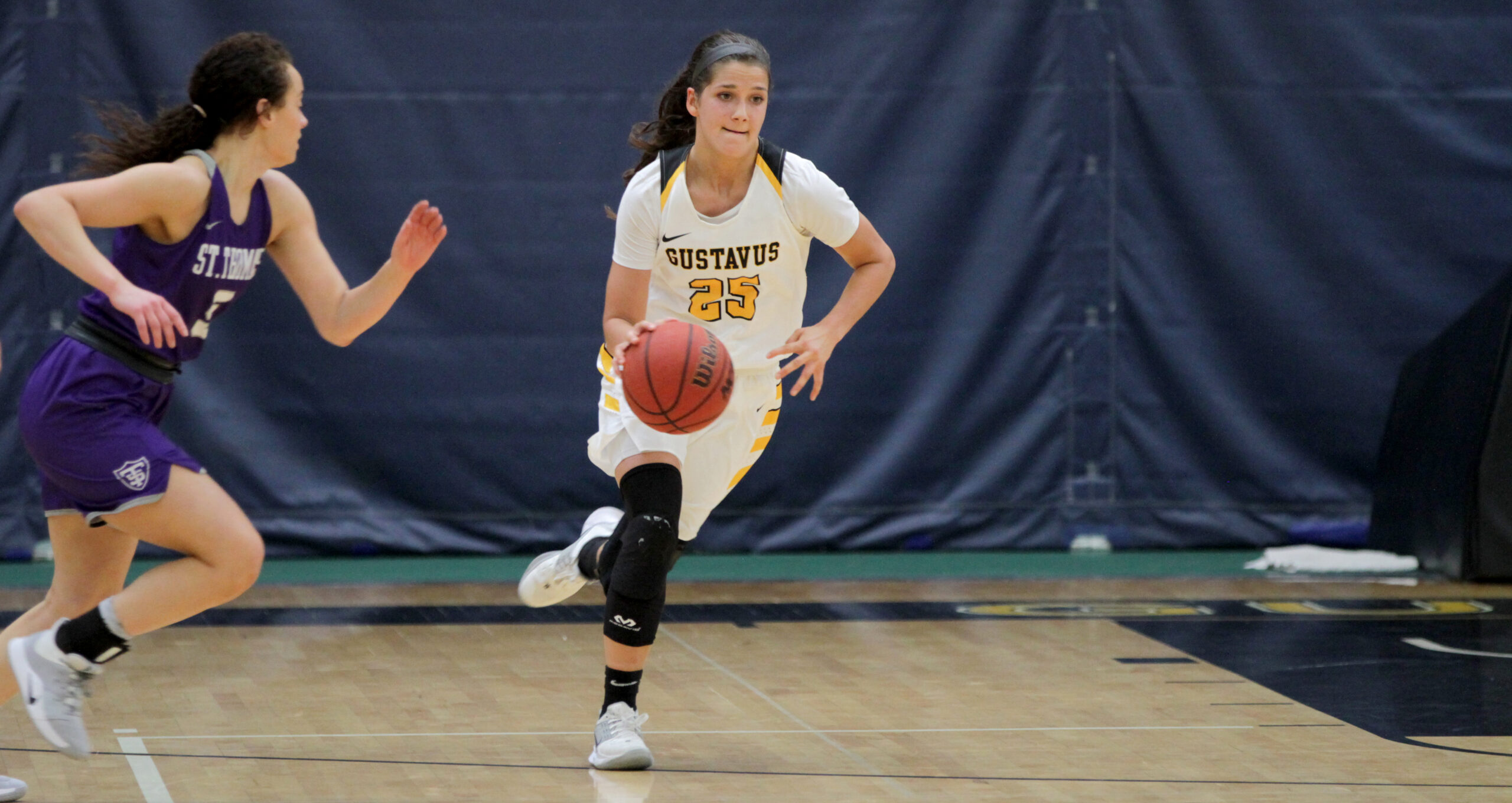 Women’s Basketball Looks to Bounce Back Against Carleton Wednesday