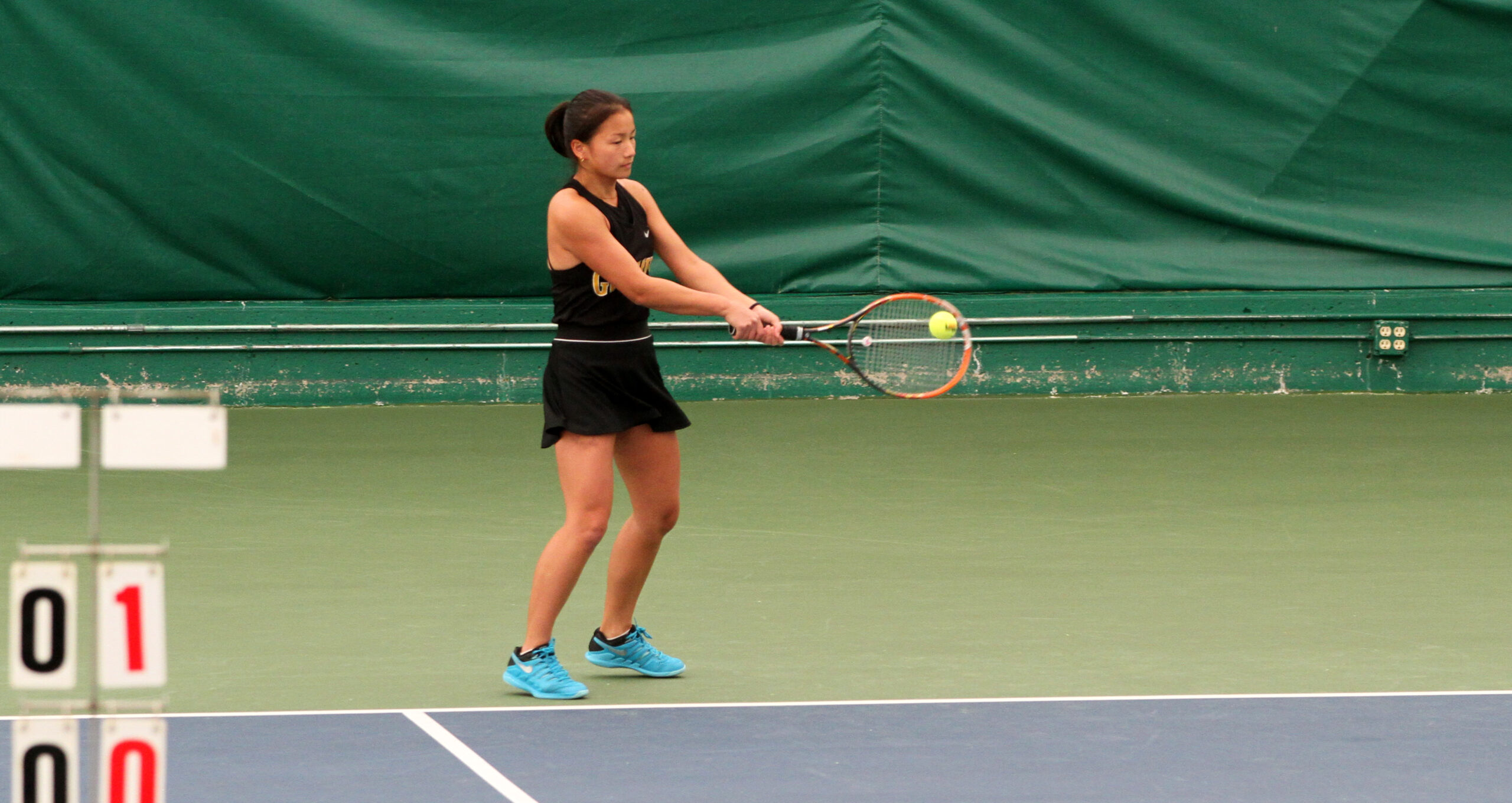 Women’s Tennis Loses as Split Squad