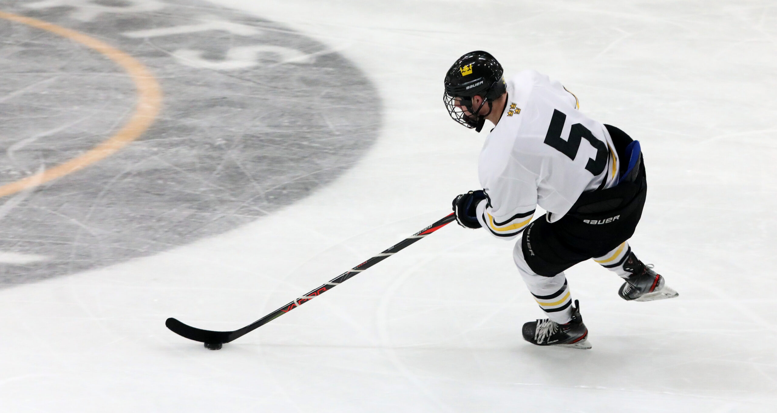 Late Goal Drops Men’s Hockey 3-2 at Hamline