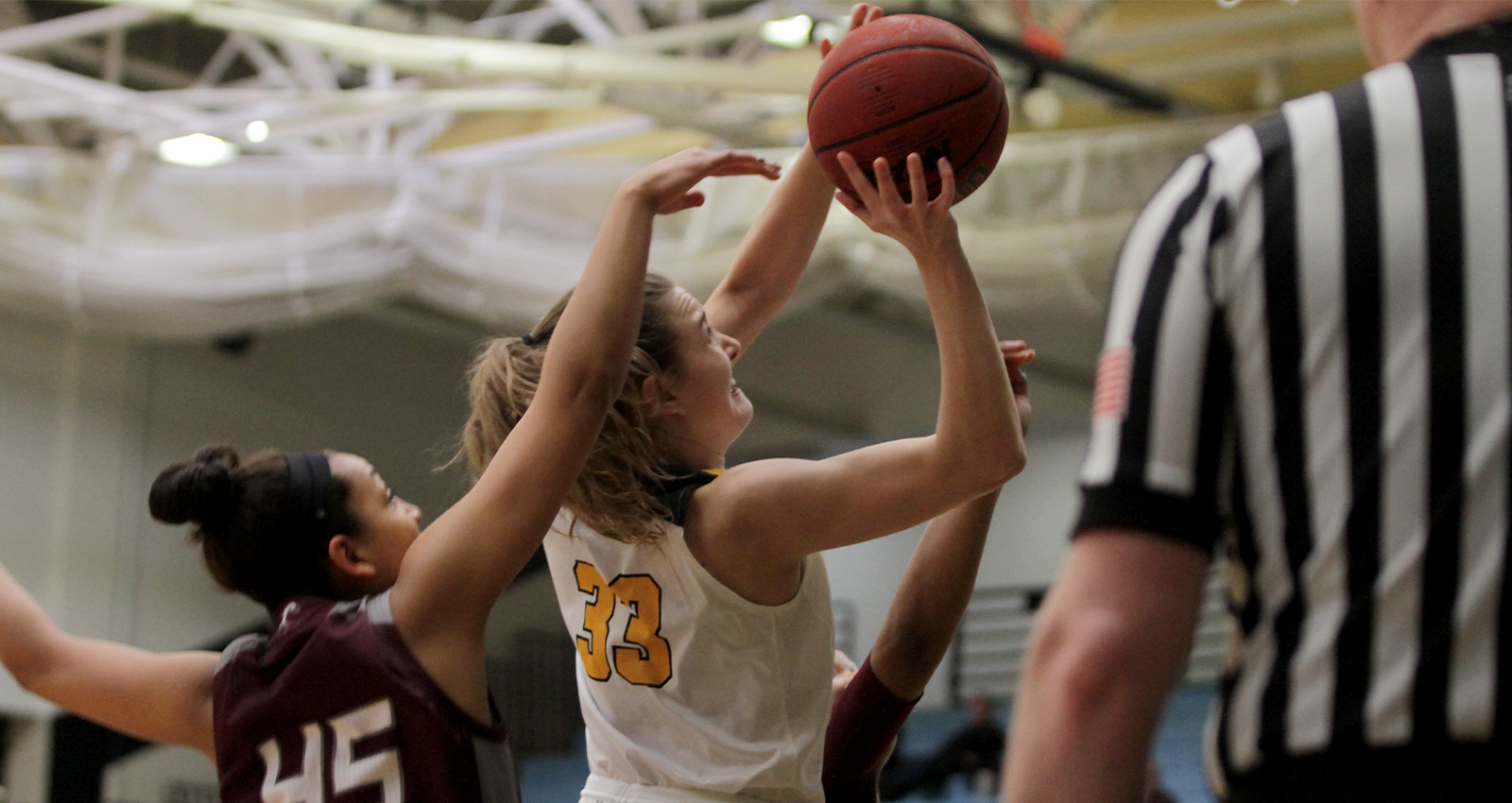 Women’s Basketball Tops Augsburg in Season Opener