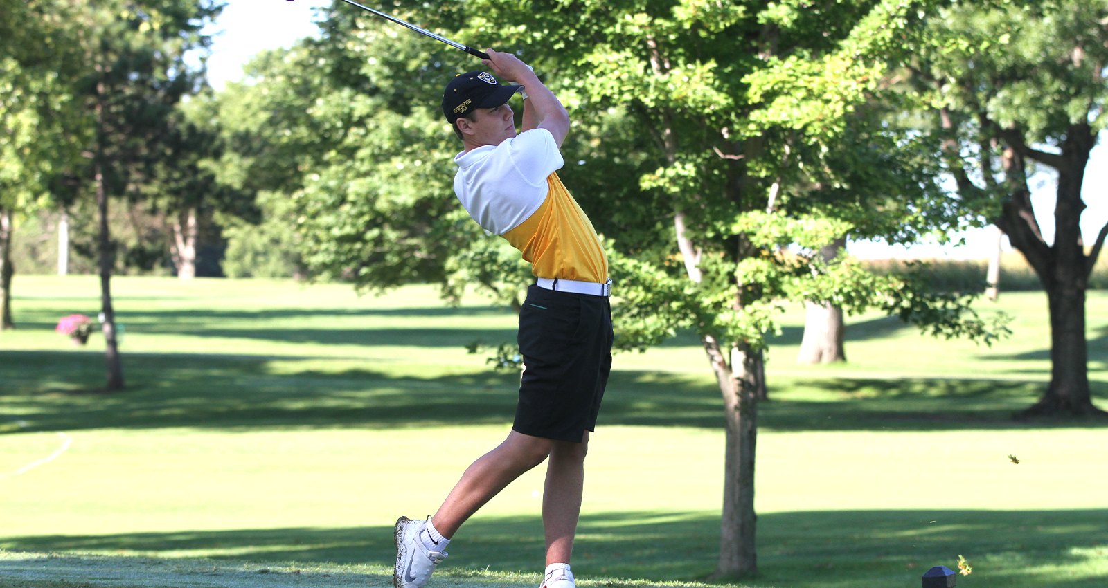 Men’s Golf Finishes Sixth at Illinois Wesleyan Invitational