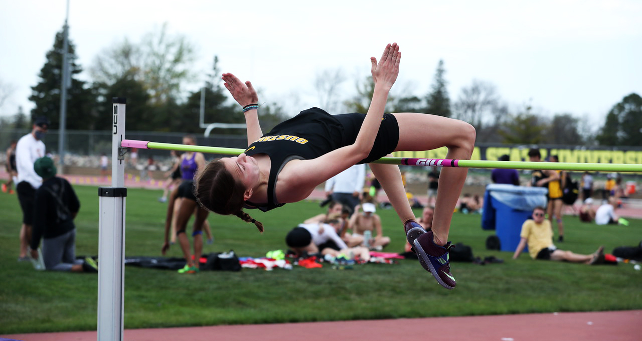 Small Track & Field Group Competes at Tommie Twilight