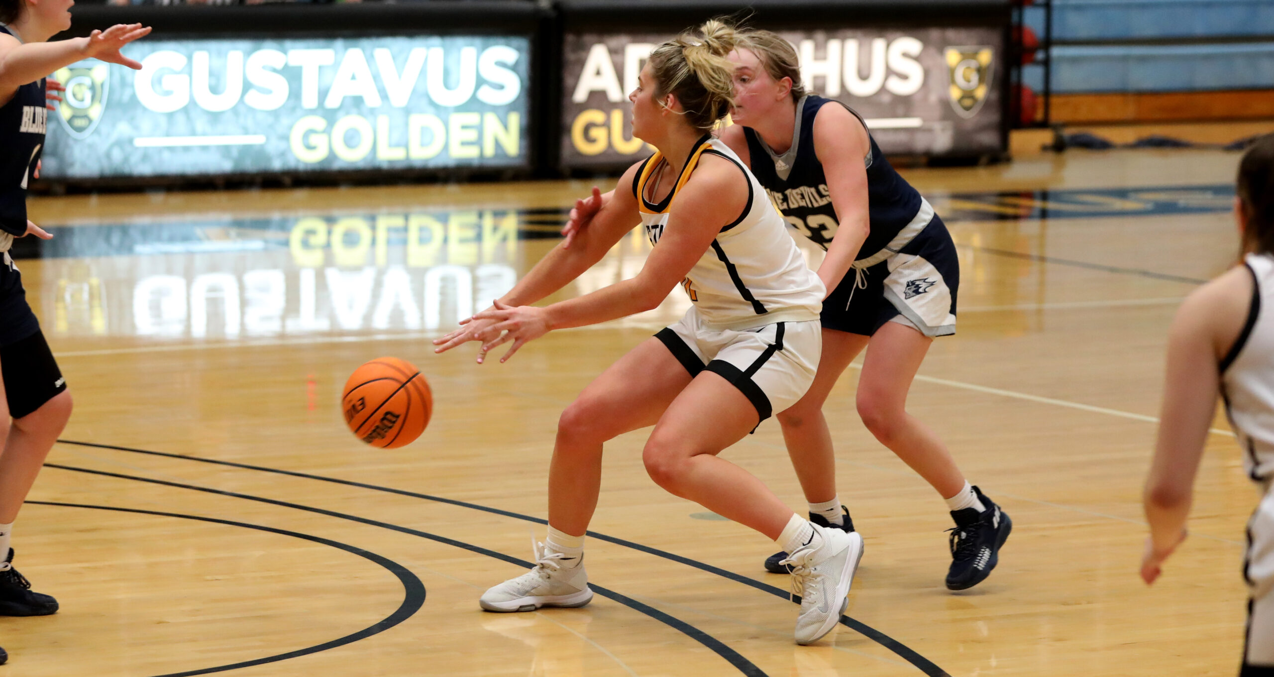 Women’s Hoops Claims New Year’s Day Win Over UW-Stout