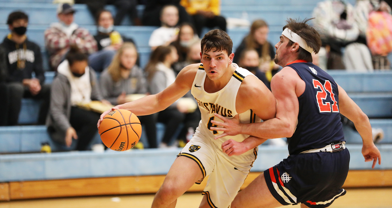 Men’s Basketball Set Back at Macalester 79-72