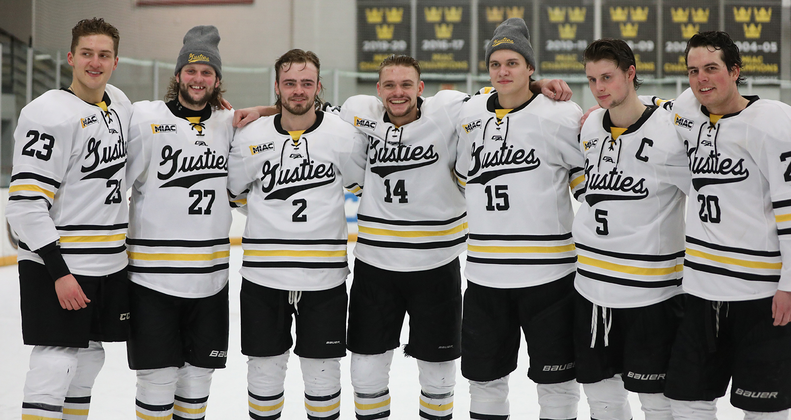 Men’s Hockey Falls to St. Scholastica 2-1