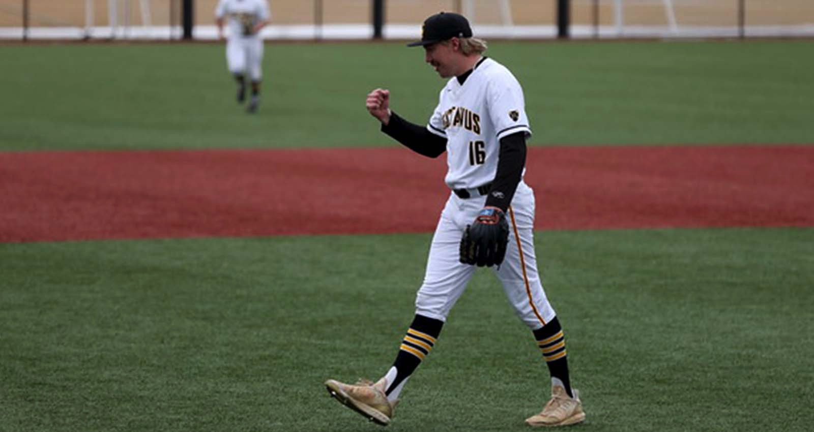 Baseball Comes Away With a Pair of Wins After Day One of Tucson Invite, Rademacher Breaks Saves Record