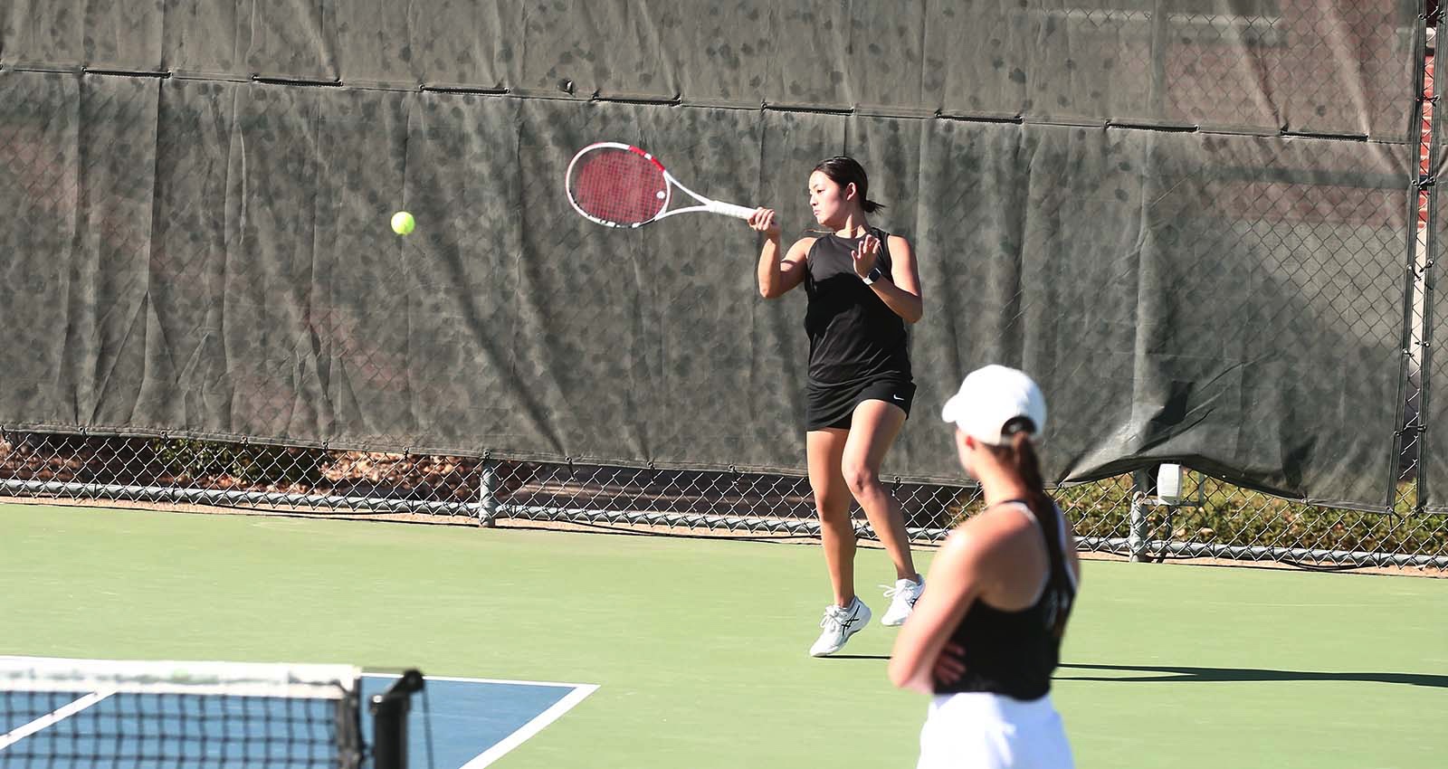 Women’s Tennis Falls 5-4 to Wellesley