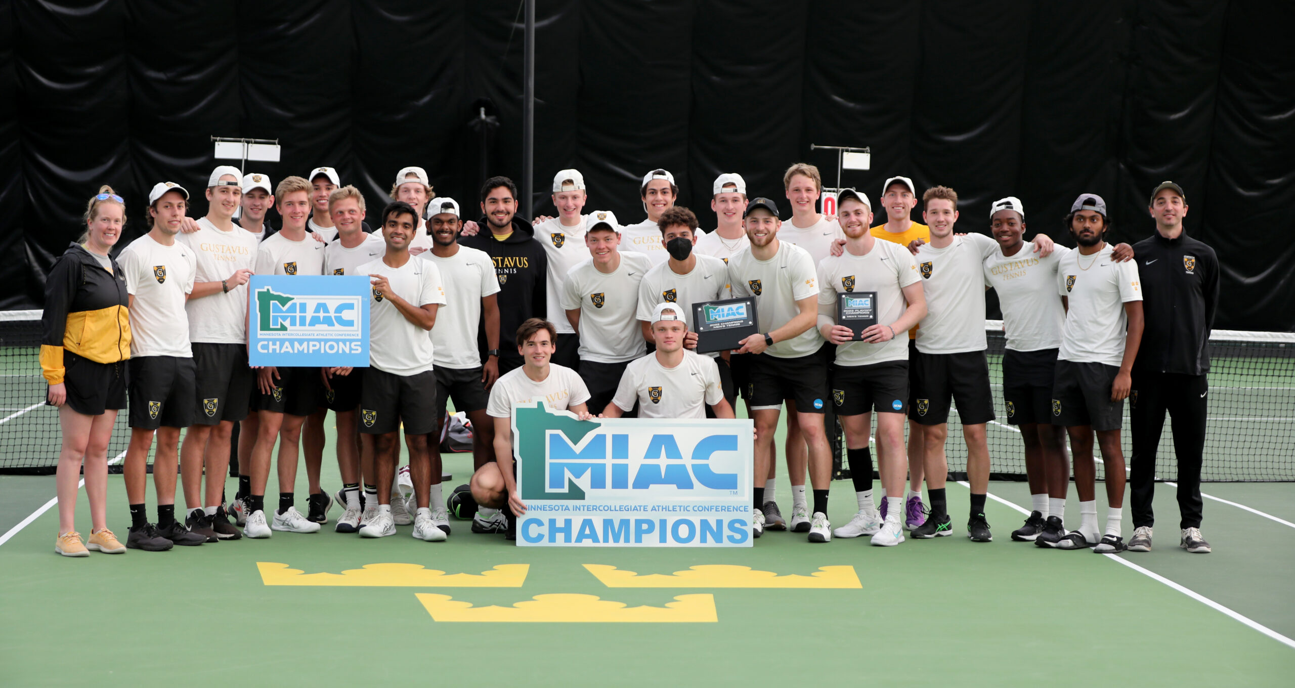 Men’s Tennis Wins MIAC Championship