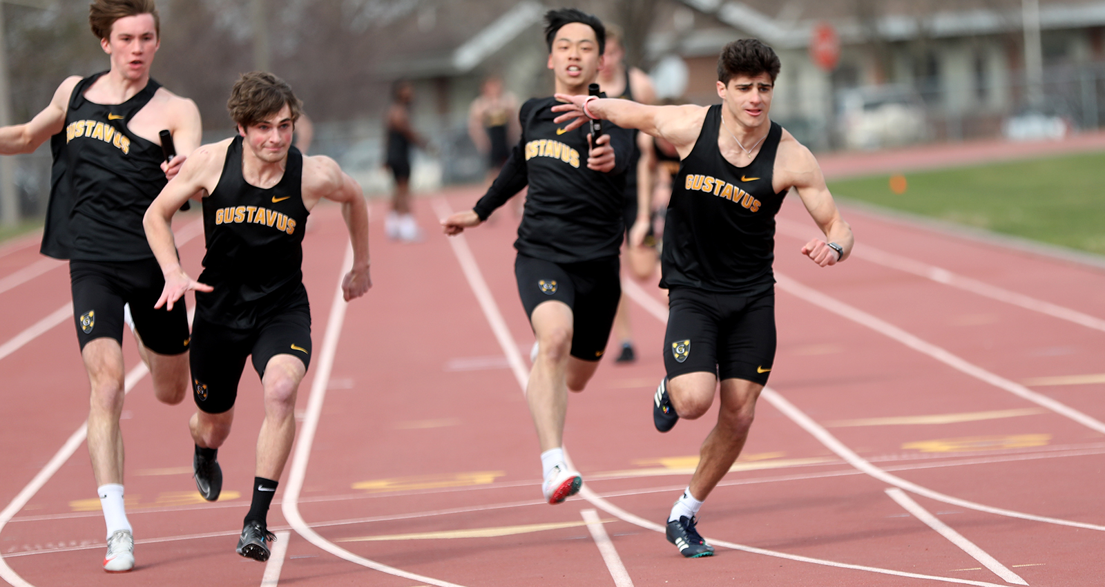 Gustie Track Men’s Team Impresses in the 4×100 in Season Closer