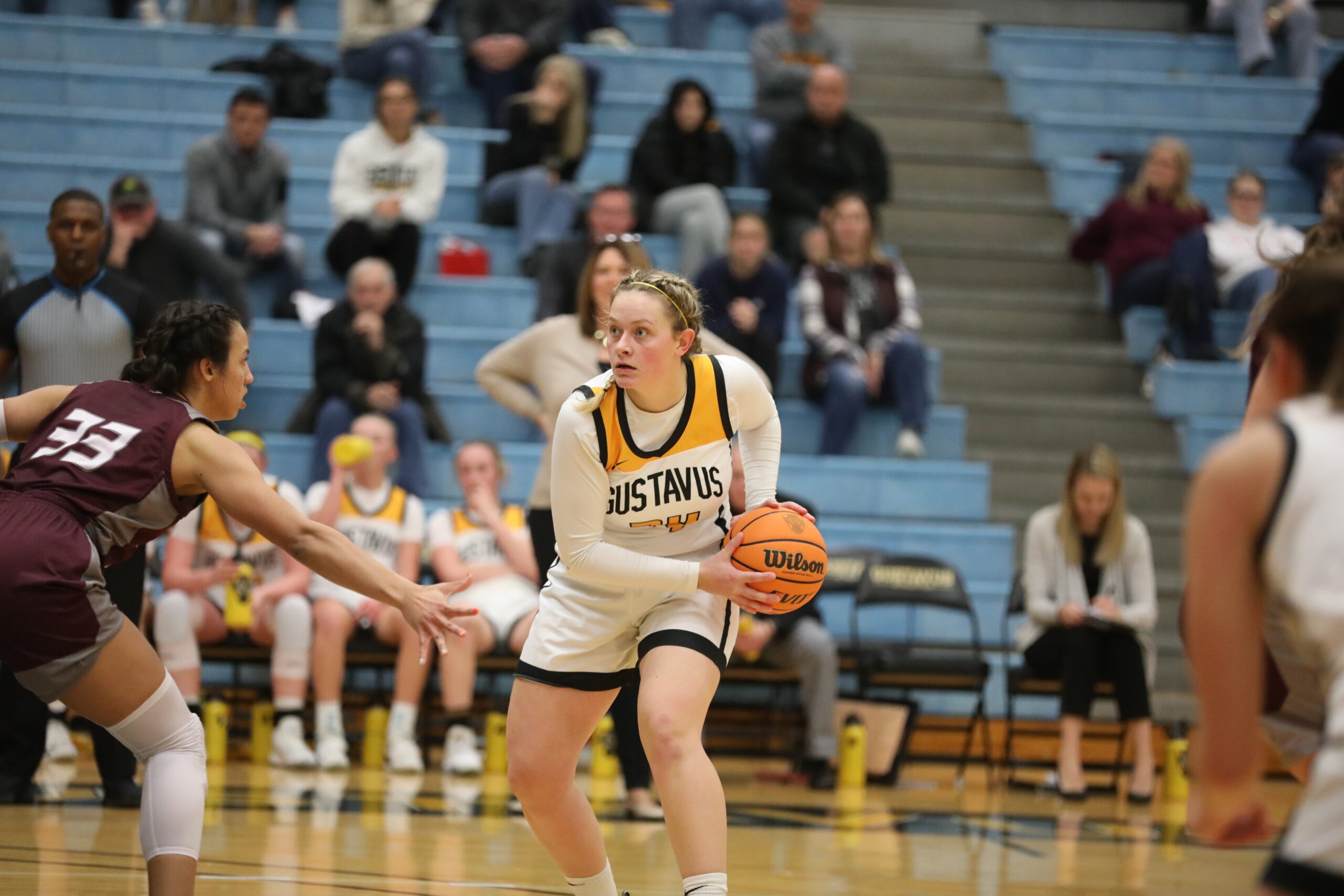 Gusties Dominate Second Half, Defeat Luther 84-50