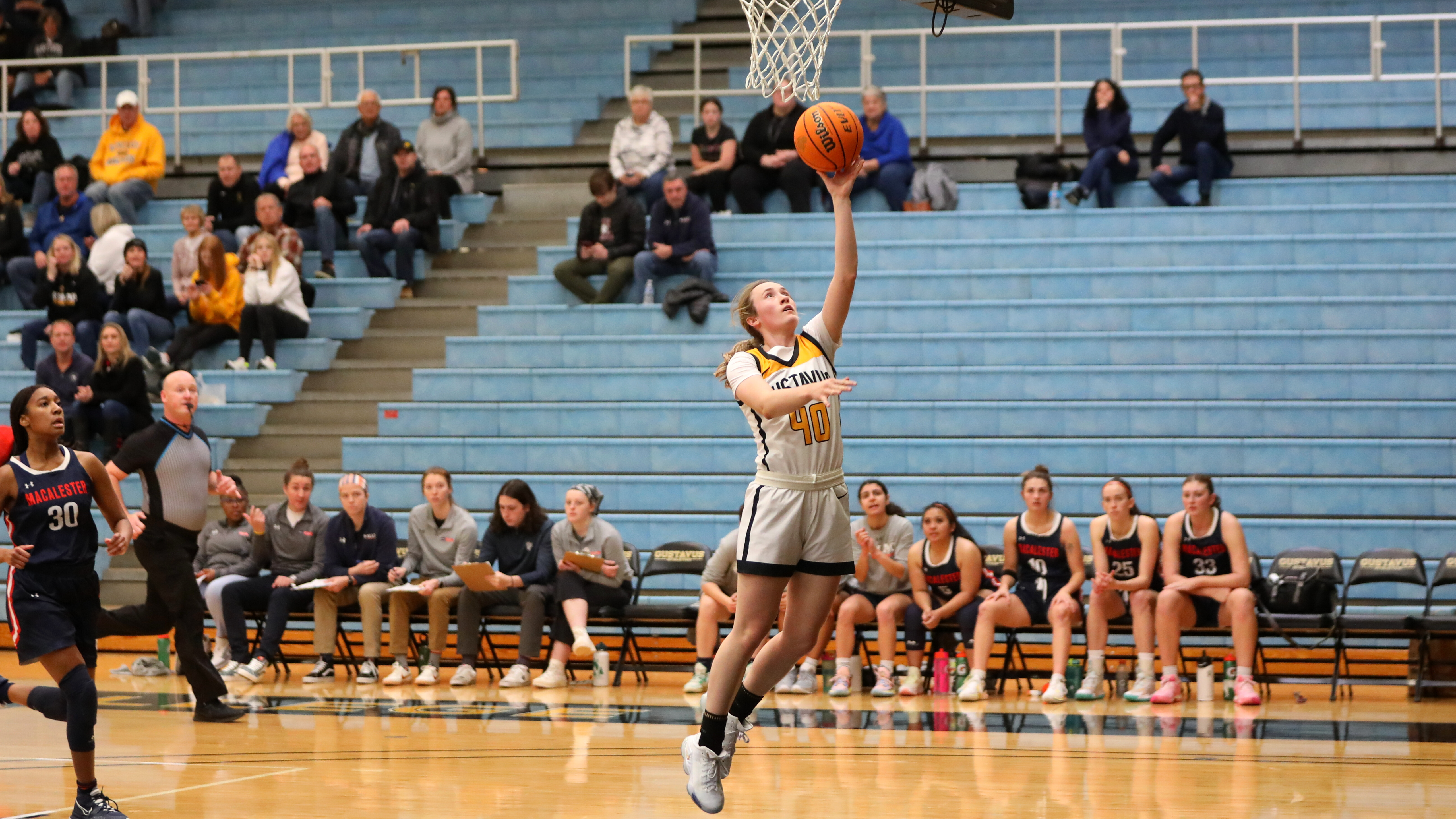 Gusties Dominate Macalester in 89-40 Rout