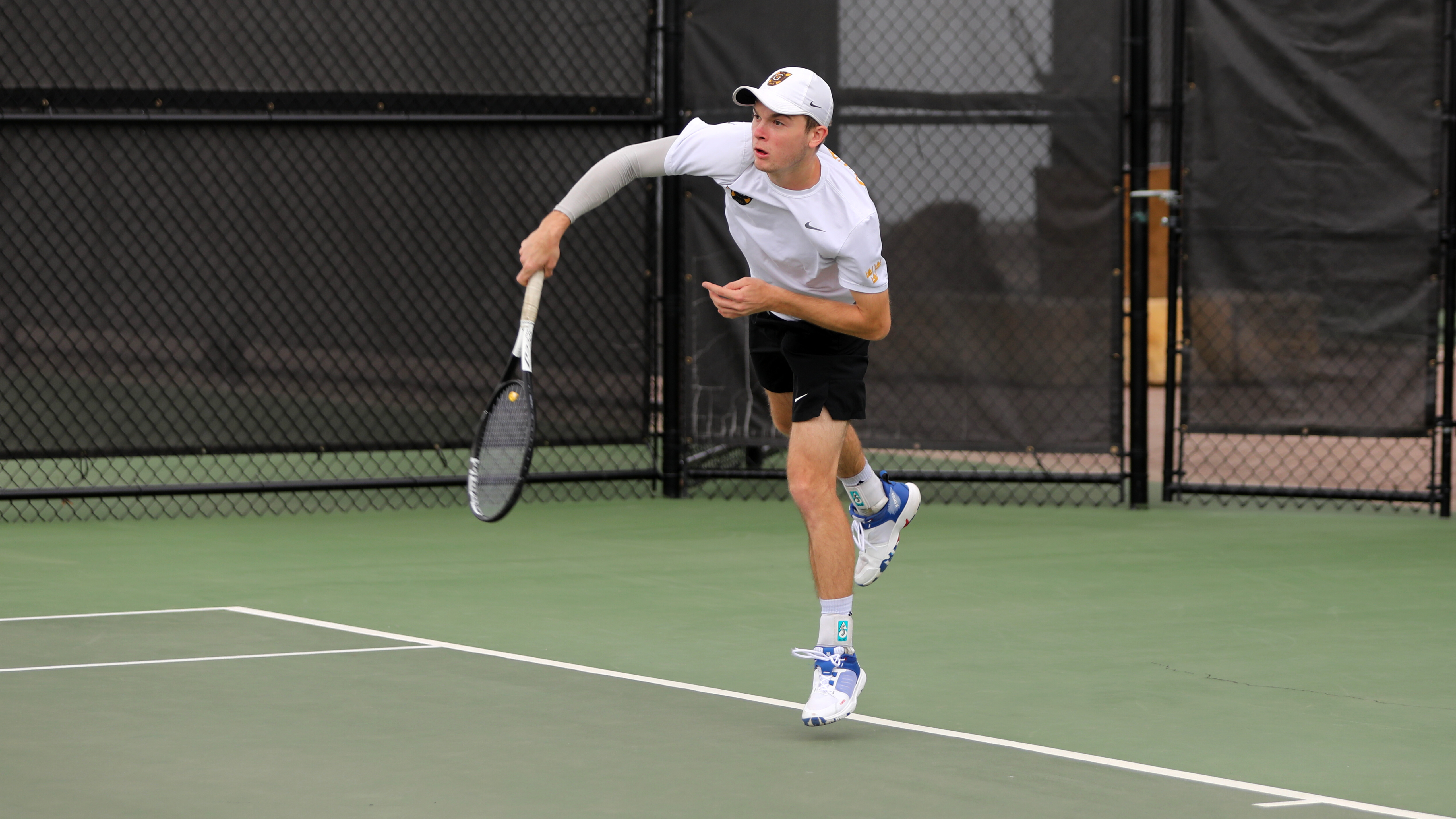 Men’s Tennis Advances to MIAC Playoff Championship