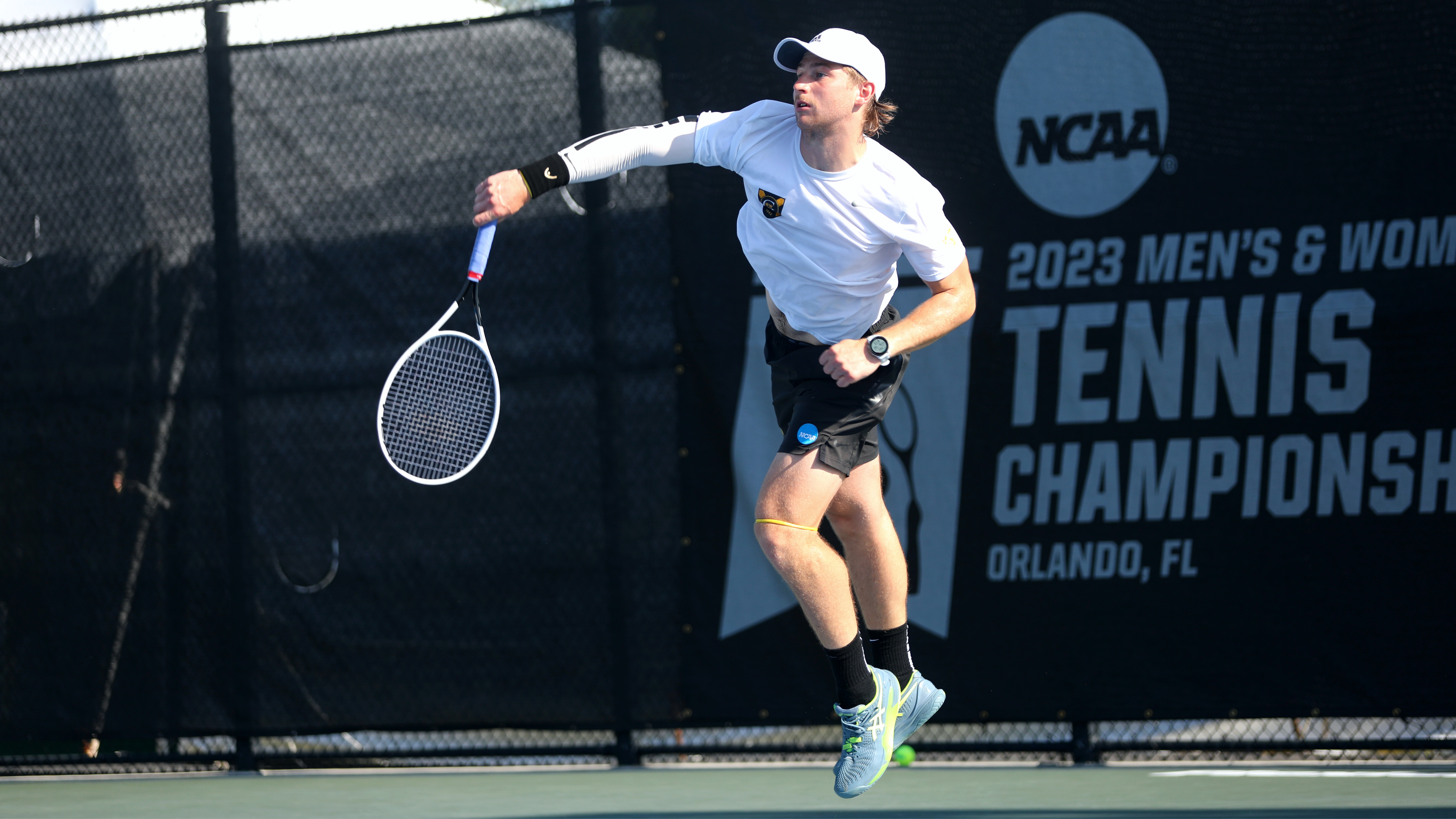 Aney and Fouchier Advance to NCAA Doubles Quarterfinals